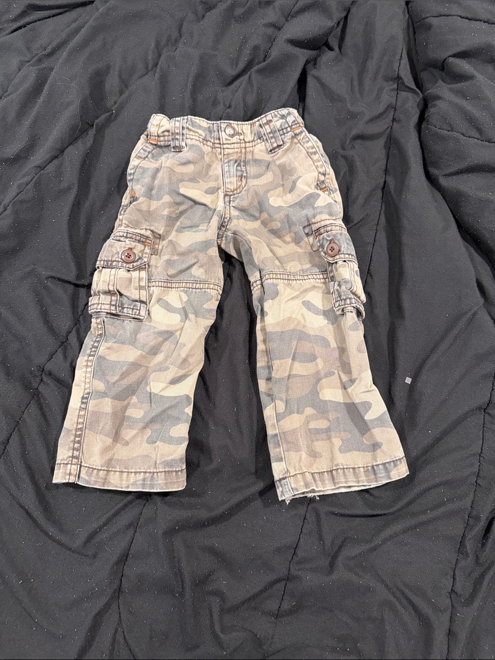 Carters kids Camo Cargo Pants - Olive Green toddler size 2t bottoms